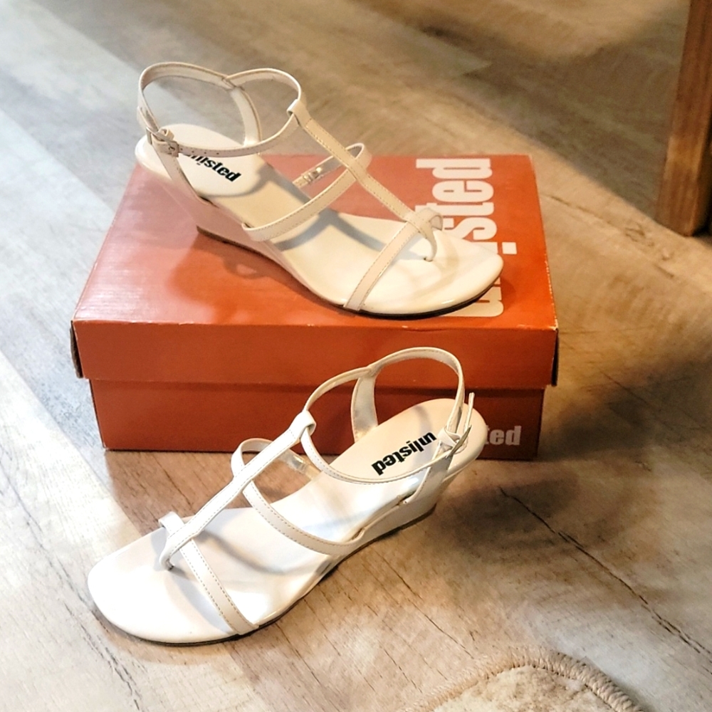 Unlisted Women's White Wedges, Size 7 MED